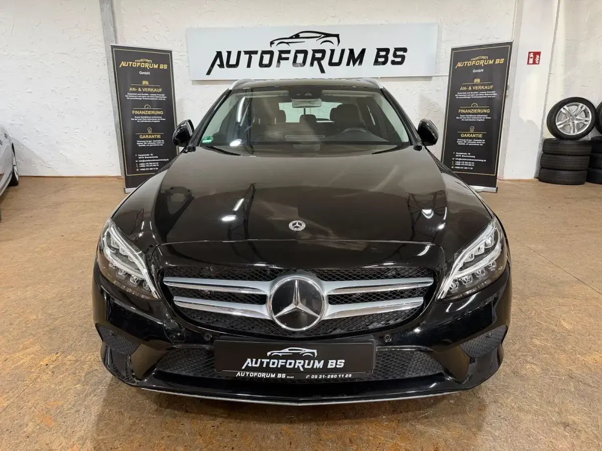 Gebraucht Mercedes C300 245 PS (180 kW) 2019 Schwarz Kombi