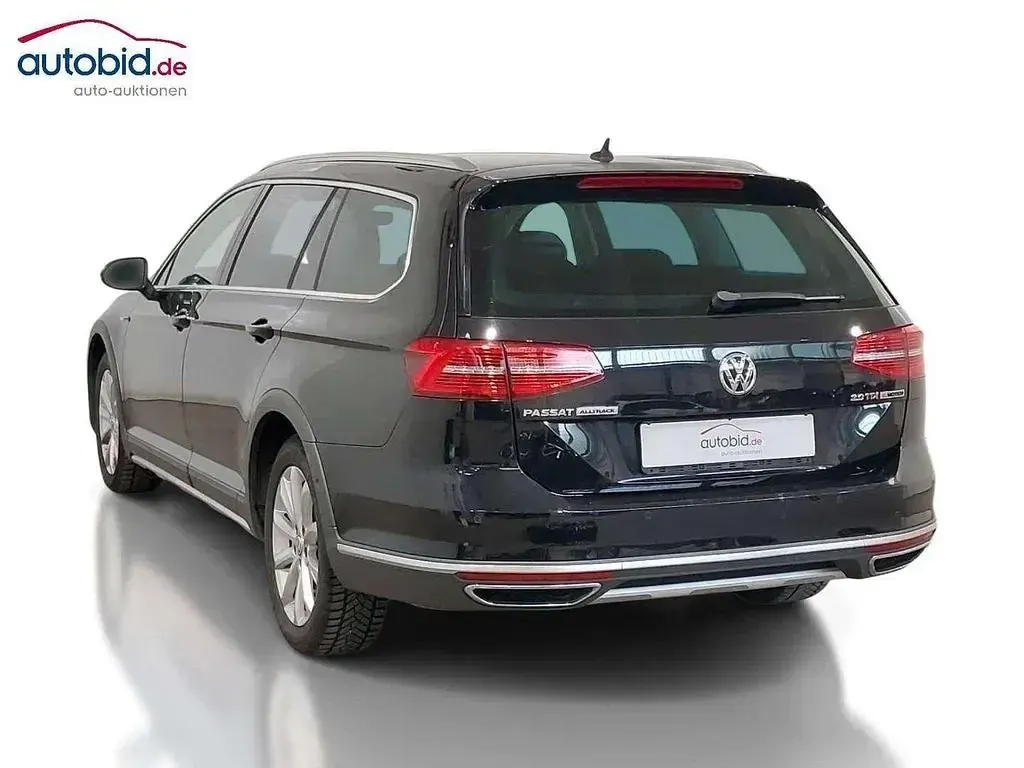 Gebraucht VW Passat Alltrack Highline 239 PS (175 kW) 2017 Deep black perleffekt Kombi