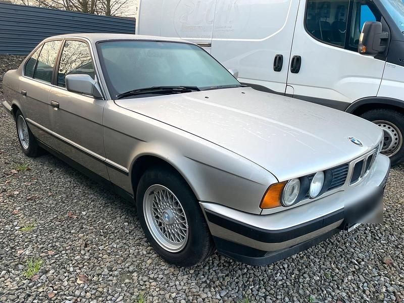 Gold Gebraucht 1990 BMW 524 Limousine | 6.496 € - Bild 1/4