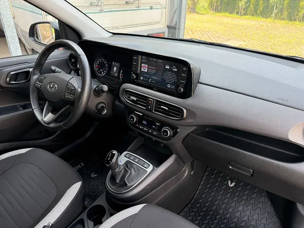 Gebraucht Hyundai i10 84 PS (61 kW) 2021 Rot Kleinwagen