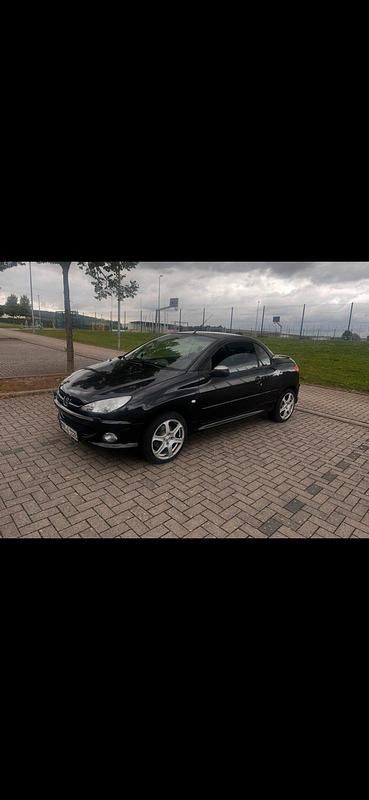 Schwarz Gebraucht 2004 Peugeot 206 CC Cabrio | 2.690 € (Fairer Preis) - Bild 1/4
