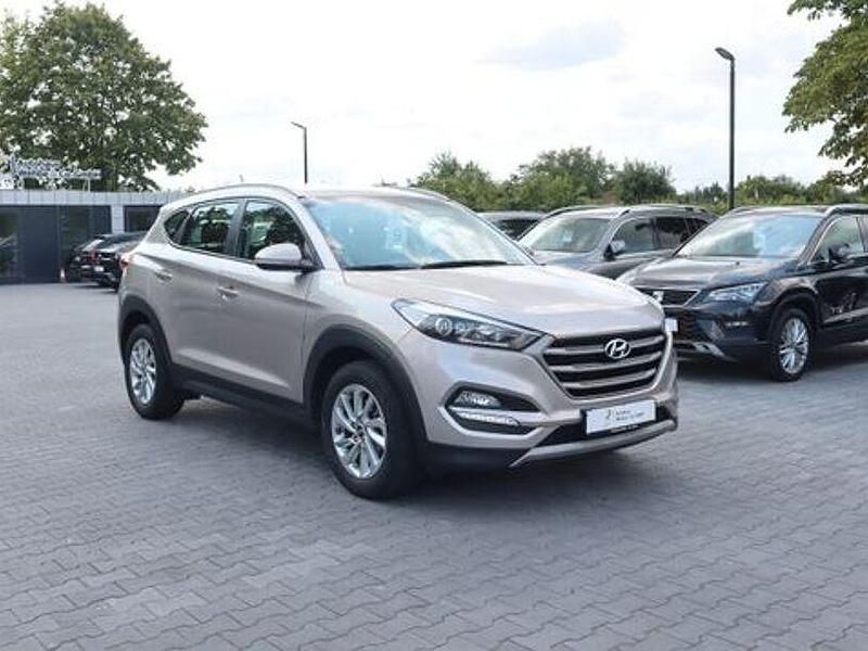 Weiß Gebraucht 2016 Hyundai Tucson SUV | 18.900 € (Fairer Preis) - Bild 1/4