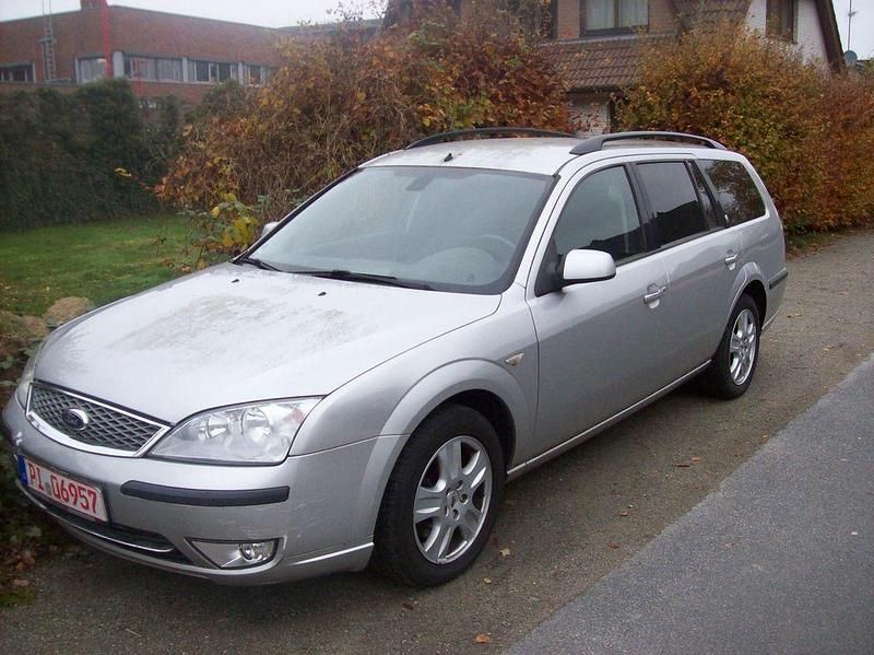 Silber Gebraucht 2004 Ford Mondeo Kombi | 499 € (Guter Preis) - Bild 1/3