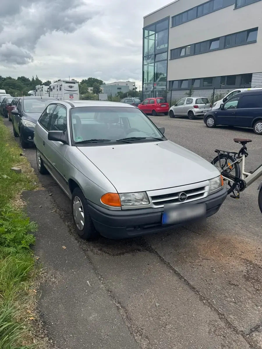 Gebraucht Opel Astra 75 PS (55 kW) 1992 Silber Coupé