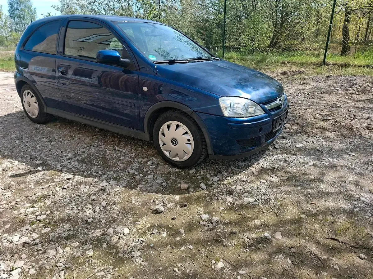 Używany Opel Corsa 75 KM (55 kW) 2004 Niebieski Hatchback
