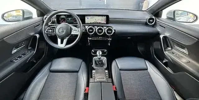 Gebraucht Mercedes A200 Progressive 163 PS (119 kW) 2022 Silber Limousine
