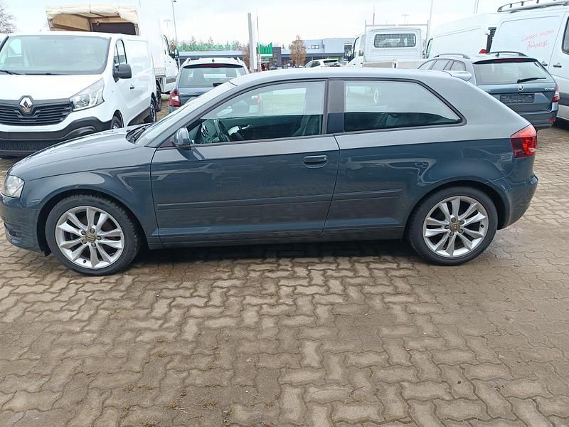 Gebraucht Audi A3 Ambition 125 PS (91 kW) 2011 Grau Kleinwagen
