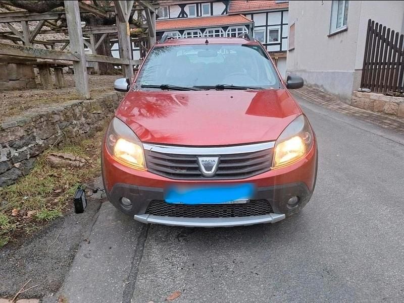 Gebraucht Dacia Sandero Stepway 90 PS (66 kW) 2012 Rot SUV