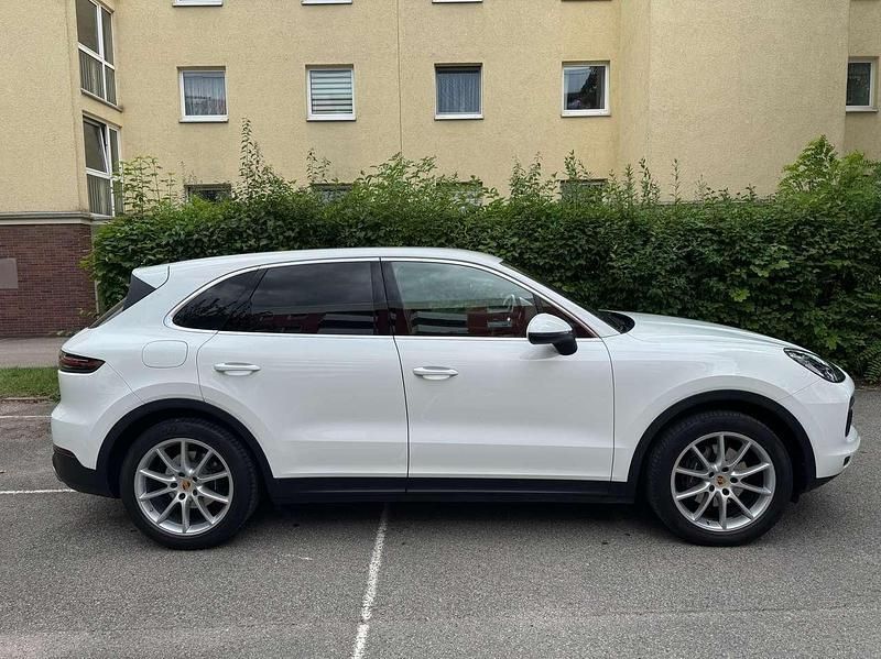 Weiß Gebraucht 2018 Porsche Cayenne SUV | 45.000 € (Fairer Preis) - Bild 1/4