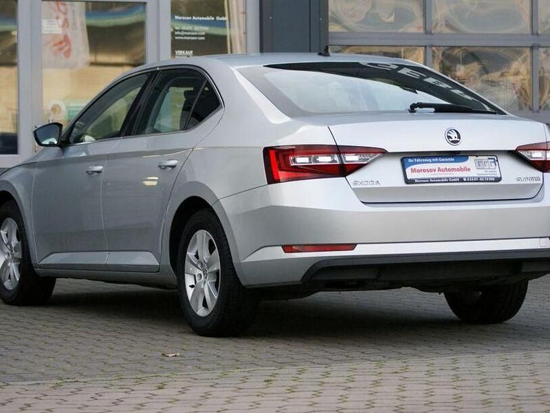Gebraucht Skoda Superb Ambition 120 PS (88 kW) 2018 Silber Limousine