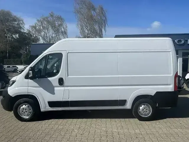 Gebraucht Peugeot Boxer Premium 140 PS (102 kW) 2021 Eisweiß Van