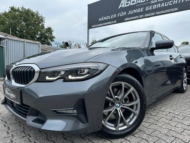 Grau Gebraucht 2021 BMW 320 M Sport Limousine | 28.495 € (Superpreis) - Bild 1/4
