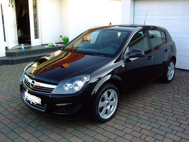 Gebraucht Opel Astra 143 PS (105 kW) 2007 Schwarz Limousine