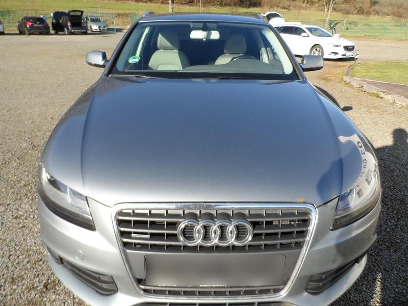 Second-hand Audi A4 143 CP (105 kW) 2010 Argintiu Hatchback