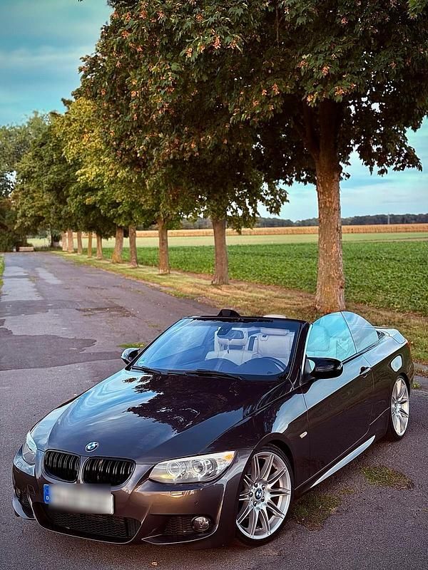 Grau Gebraucht 2010 BMW 325 Cabriolet M Sport Cabrio | 13.500 € (Etwas zu teuer) - Bild 1/4