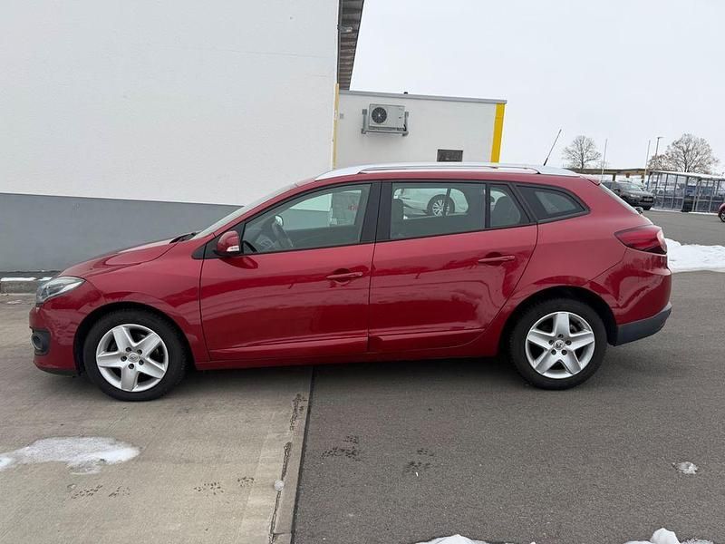 Gebraucht Renault Mégane III 110 PS (80 kW) 2014 Rot Limousine