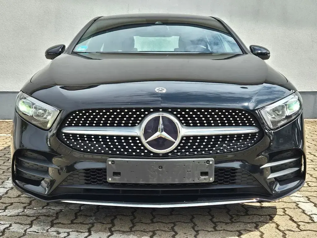 Gebraucht Mercedes A200 AMG 163 PS (119 kW) 2022 Schwarz Limousine