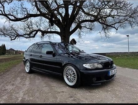 Schwarz Gebraucht 2002 BMW 330 M Sport Kombi | 6.999 € (Fairer Preis) - Bild 1/4