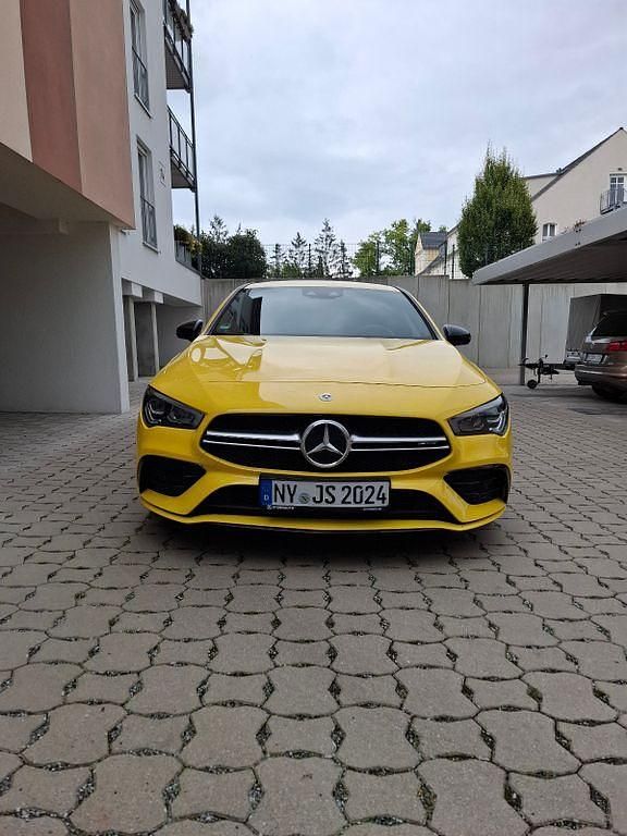 Gelb Gebraucht 2020 Mercedes CLA35 AMG Shooting Brake AMG Kombi | 31.200 € (Guter Preis) - Bild 1/4