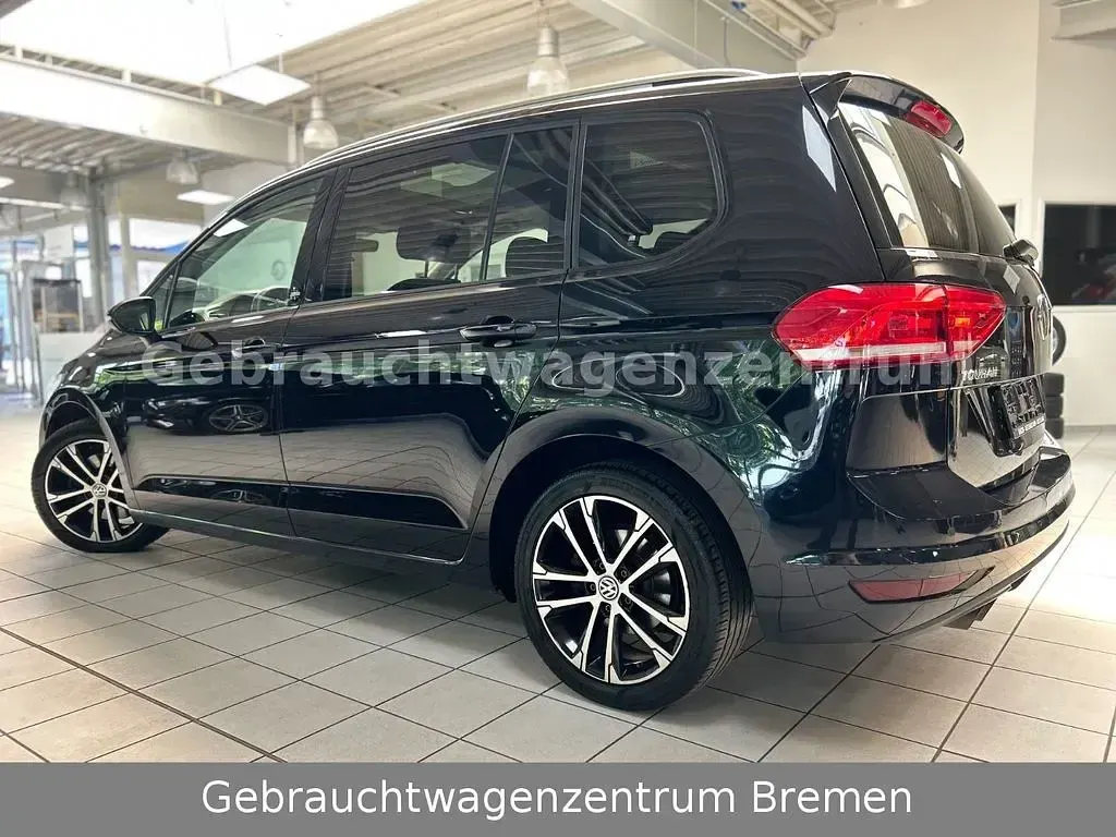 Gebraucht VW Touran Sound 150 PS (110 kW) 2017 Schwarz Van / Kleinbus