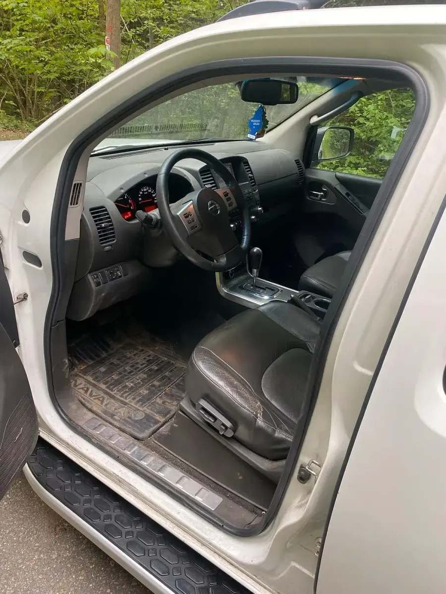 Gebraucht Nissan Navara 236 PS (173 kW) 2011 Weiß Pickup