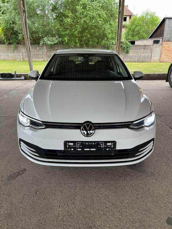 Weiß Gebraucht 2021 VW Golf VIII Active Limousine | 21.990 € (Superpreis) - Bild 1/4