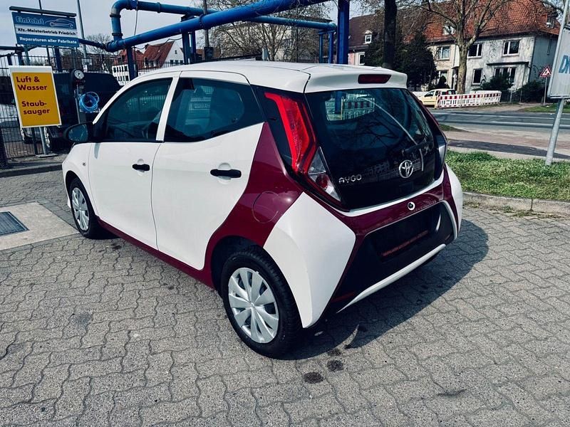 Gebraucht Toyota Aygo 72 PS (52 kW) 2020 Weiß Kleinwagen