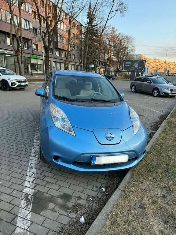 Gebraucht Nissan Leaf 80 kW (109 PS) 2013 Blau Kleinwagen