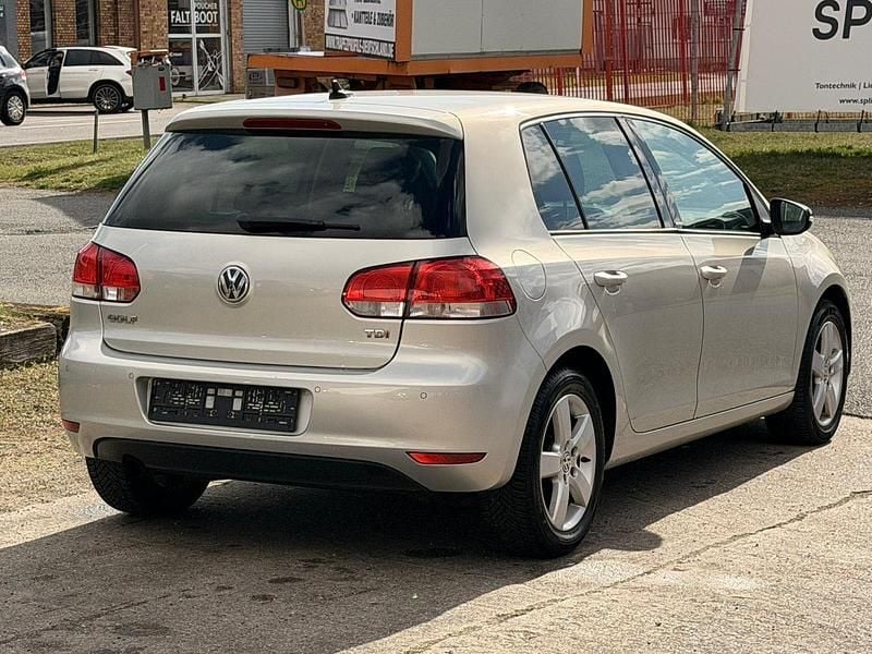 Gebraucht VW Golf VI Style 105 PS (77 kW) 2011 Silber Kleinwagen