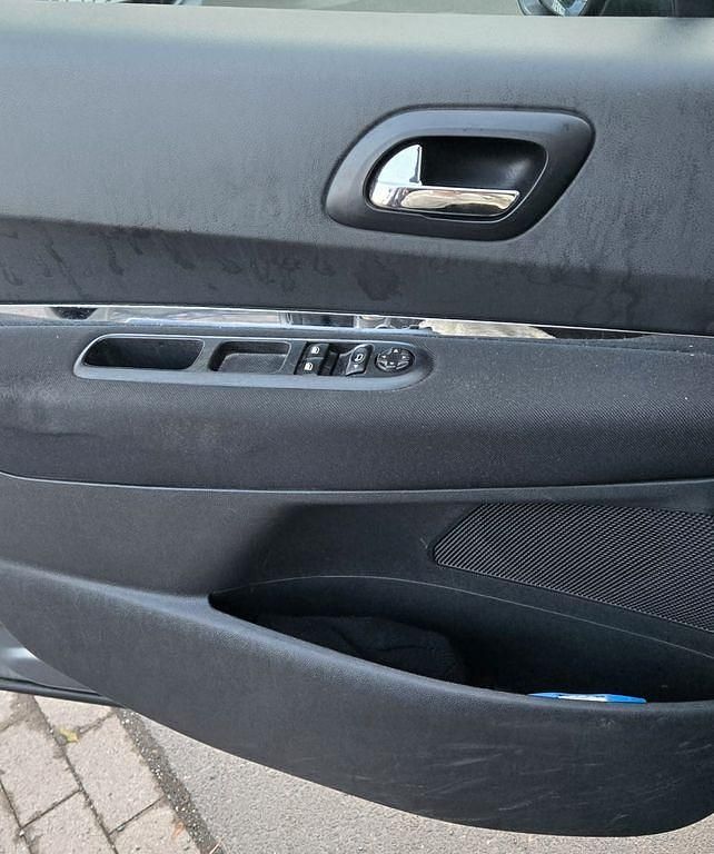 Gebraucht Peugeot 3008 Access 120 PS (88 kW) 2011 Grau Kombi