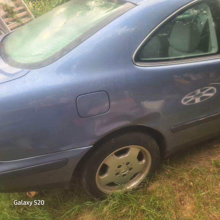 Blau Gebraucht 1998 Mercedes CLK230 Avantgarde Coupé | 950 € (Fairer Preis) - Bild 1/4
