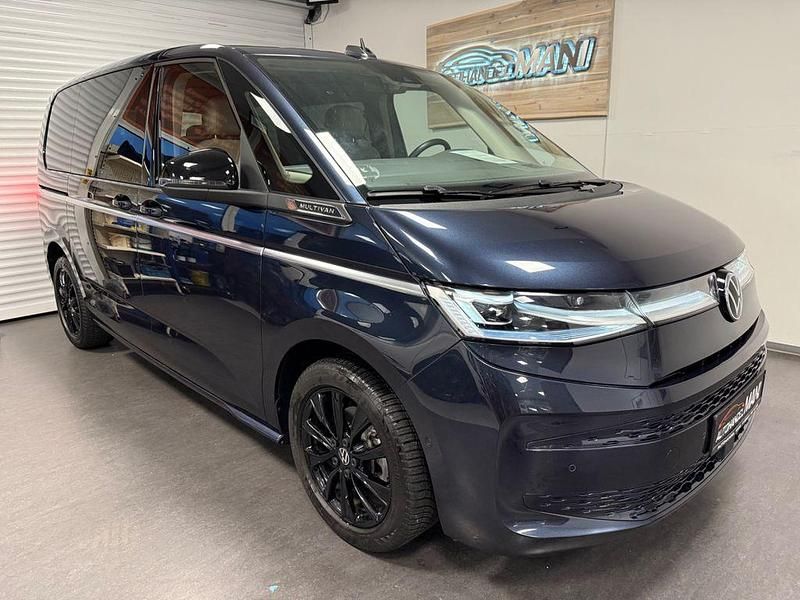 Gebraucht VW Multivan Style 150 PS (110 kW) 2025 Blau Van