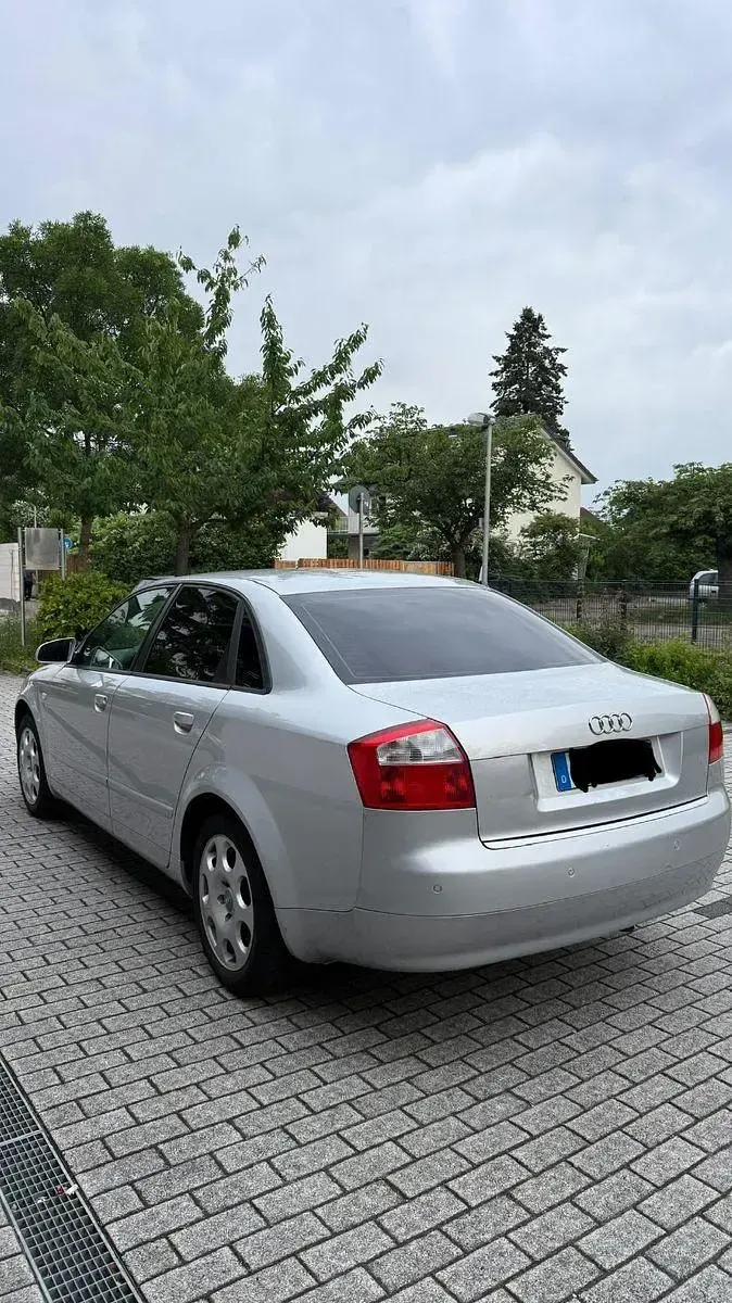 Gebraucht Audi A4 131 PS (96 kW) 2003 Silber Limousine