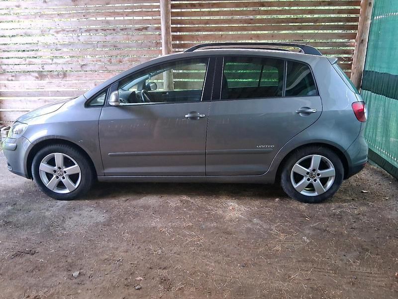 Grau Gebraucht 2008 VW Golf Plus Cross Van / Kleinbus | 4.500 € (Superpreis) - Bild 1/4