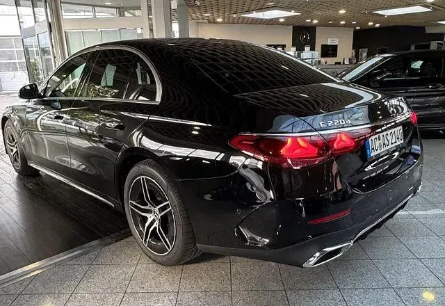 Gebraucht Mercedes E220 Advanced 197 PS (144 kW) 2025 Schwarz  unilack Limousine