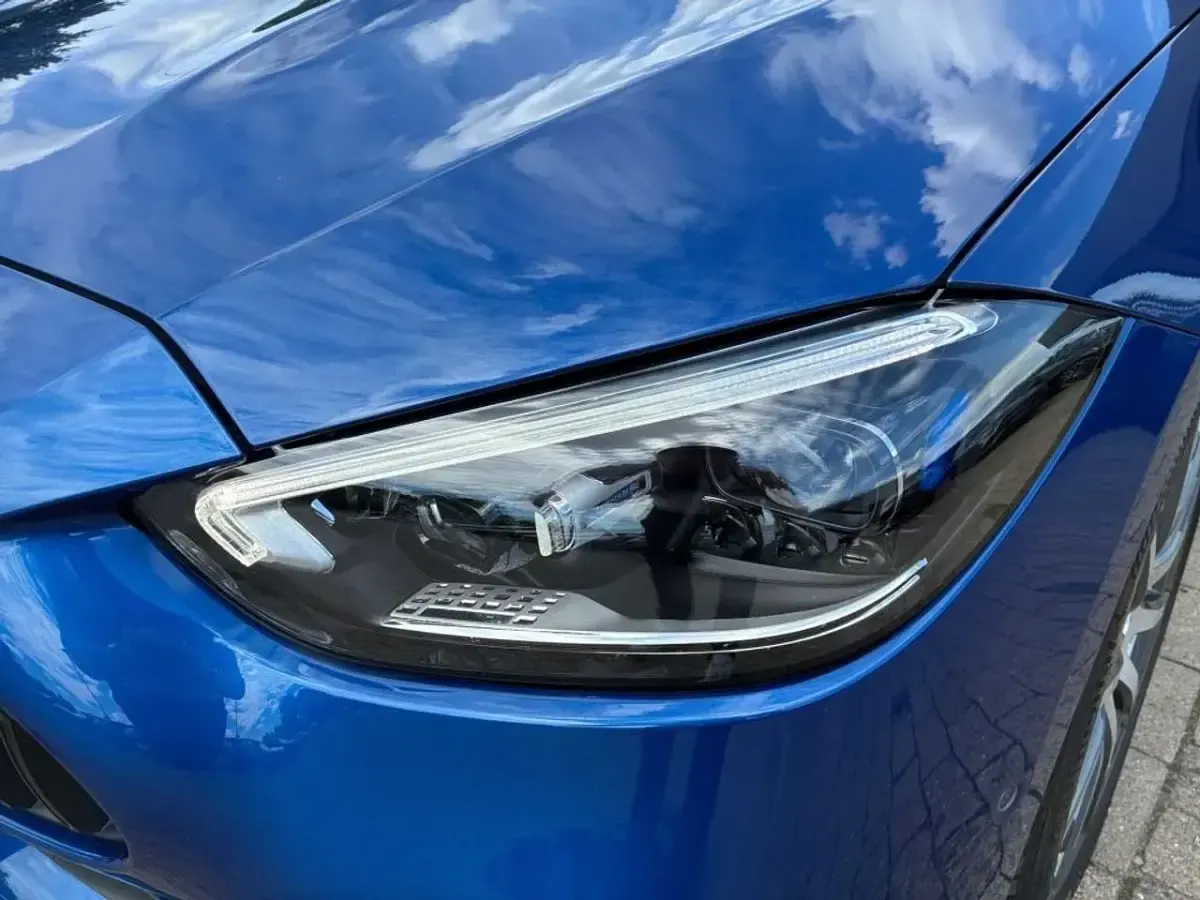 Gebraucht Mercedes C43 AMG Premium Plus 408 PS (300 kW) 2023 Metalliclack spektralblau Limousine