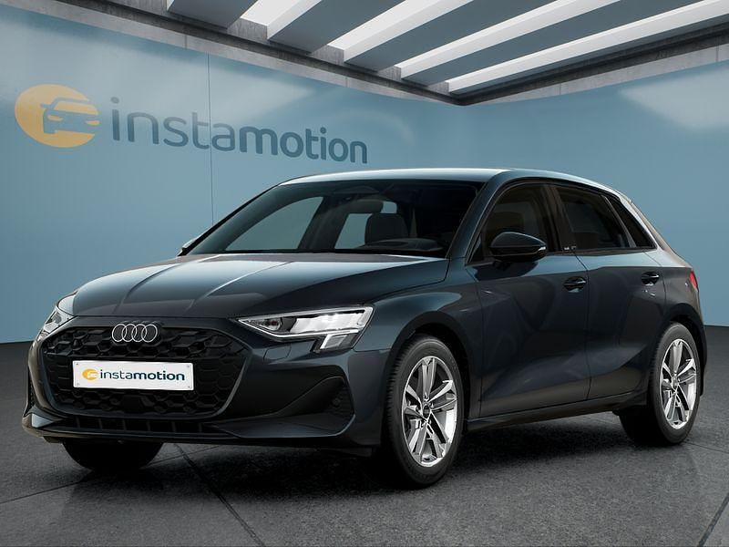 Grau Gebraucht 2025 Audi A3 Sportback Kleinwagen | 40.599 € - Bild 1/4