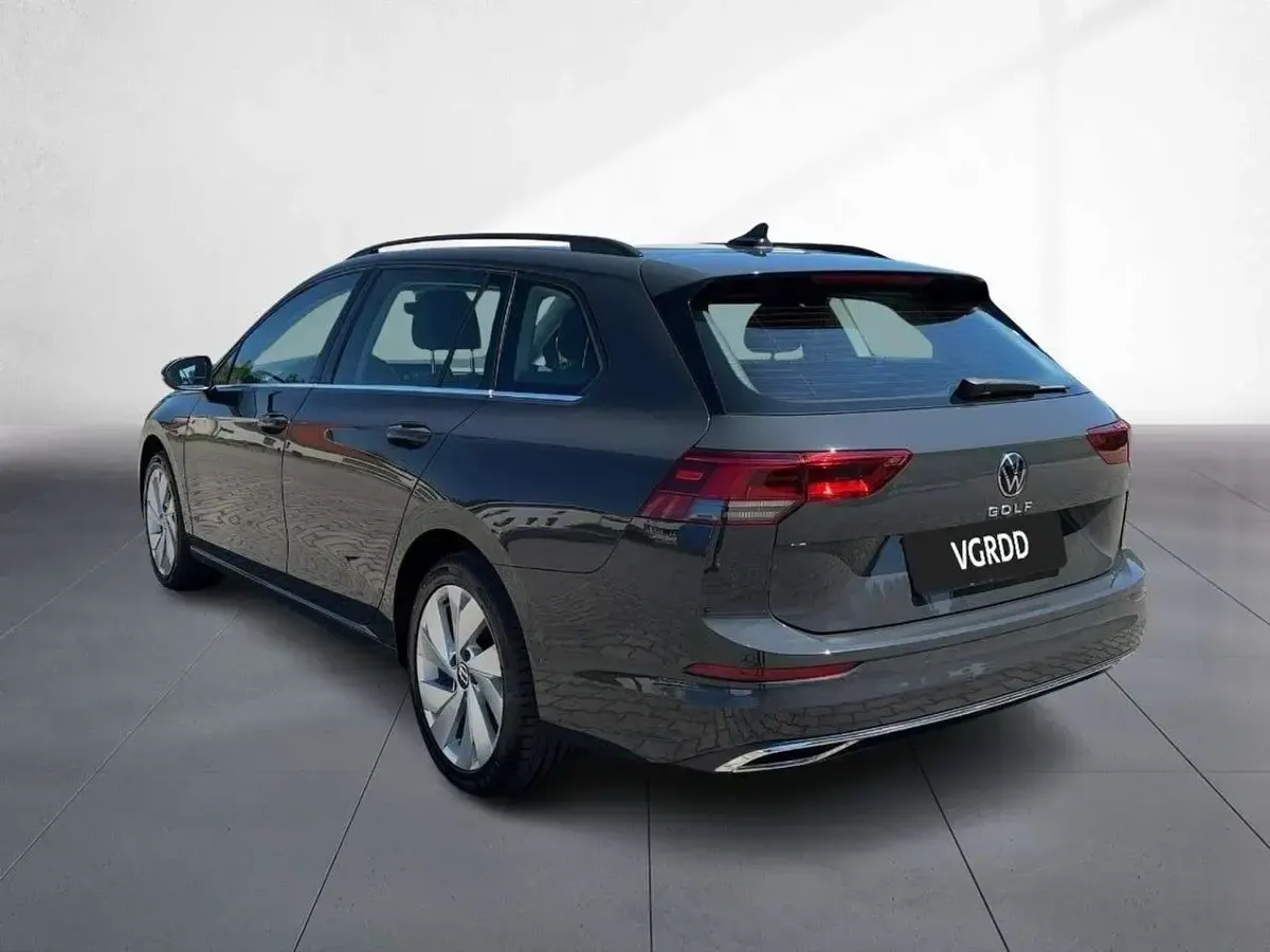 Gebraucht VW Golf VIII Style 190 PS (139 kW) 2024 Grau Kombi