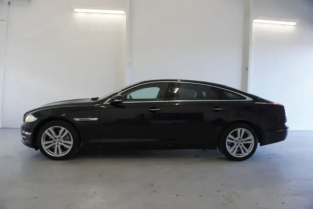 Gebraucht Jaguar XJ Premium Luxury 385 PS (283 kW) 2010 Schwarz Limousine