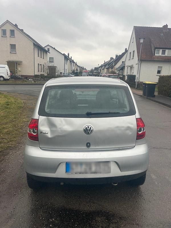 Second-hand VW Fox 55 CP (40 kW) 2005 Argintiu Hatchback
