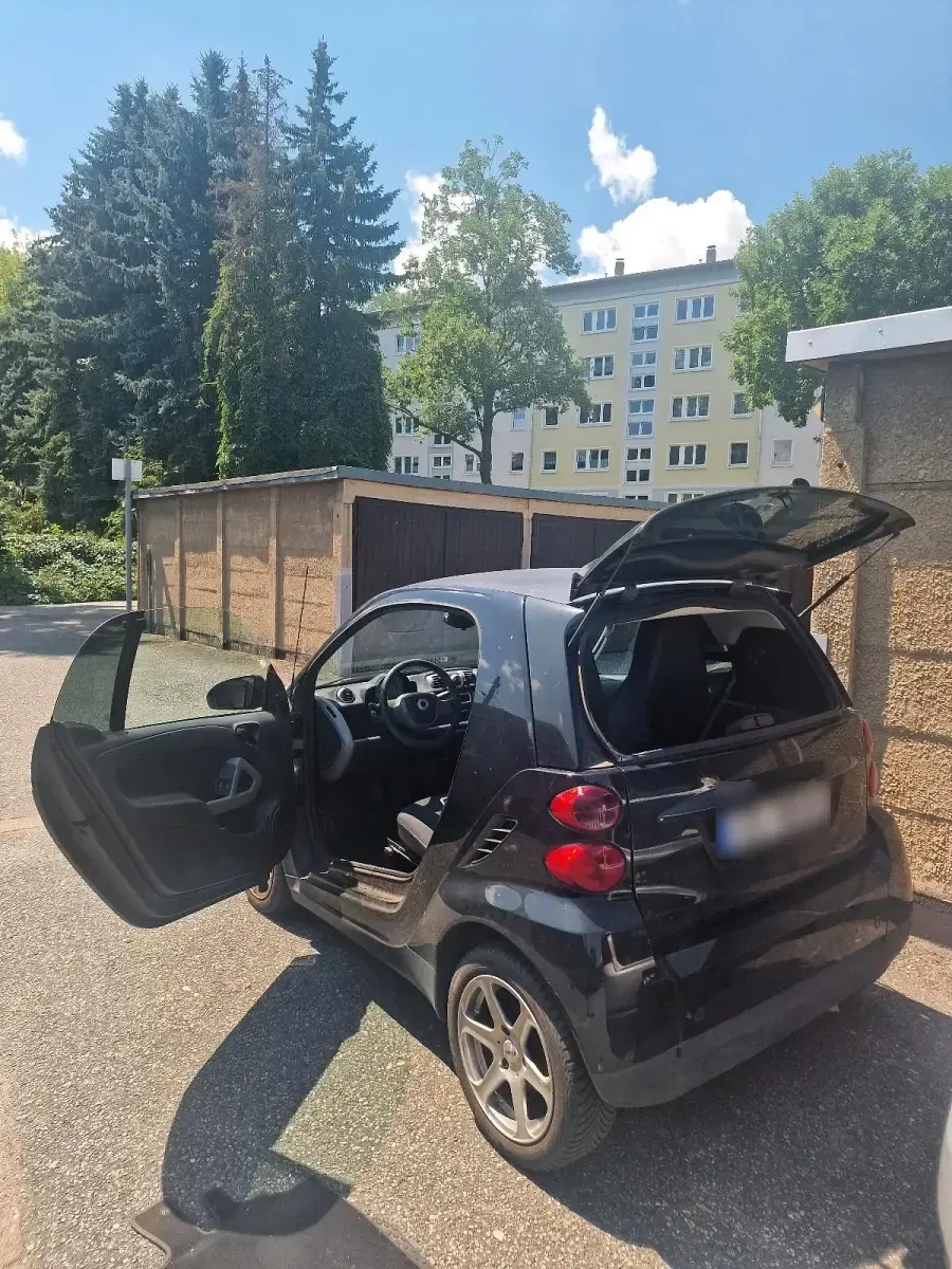 Gebraucht Smart ForTwo Coupé 61 PS (44 kW) 2011 Schwarz Coupé