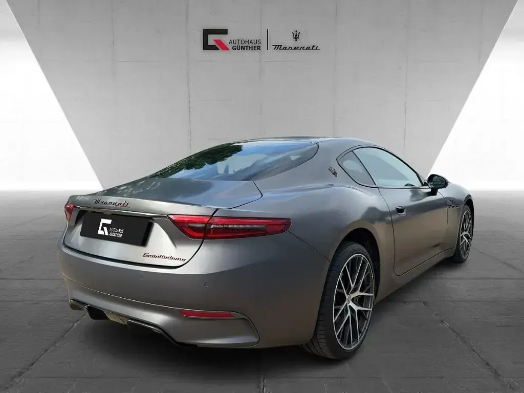 Gebraucht Maserati Granturismo 559 kW (761 PS) 2025 Grigio maratea opaco Coupé