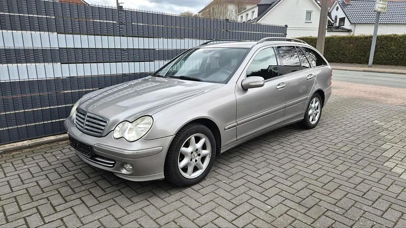 Gebraucht Mercedes C220 Elegance 150 PS (110 kW) 2005 Silber Kombi
