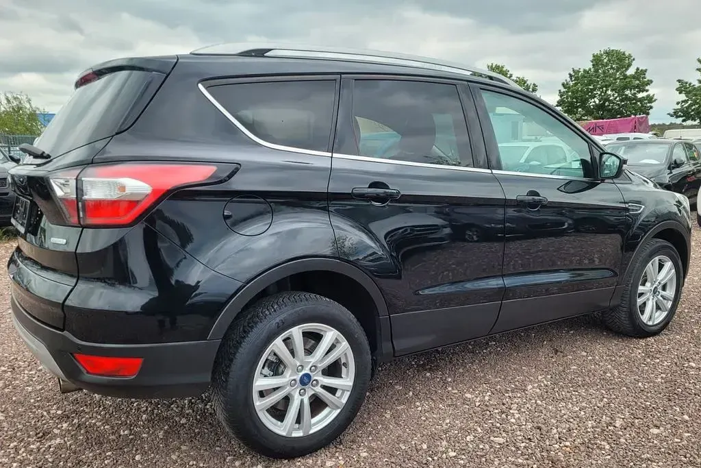 Usata Ford Kuga Cool & Connect 150 CV (110 kW) 2018 Nero SUV