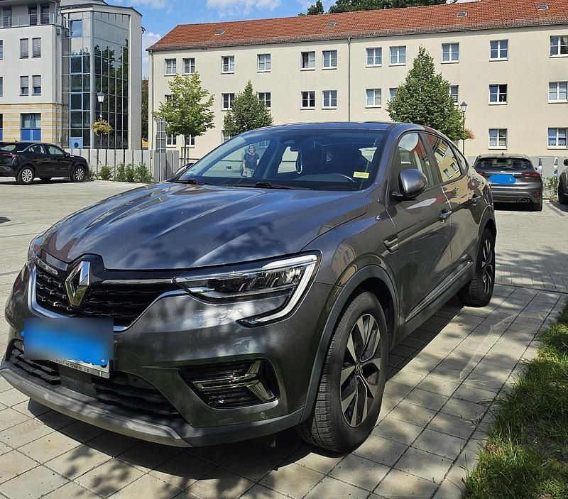 Grau Gebraucht 2021 Renault Arkana SUV | 18.500 € (Guter Preis) - Bild 1/4