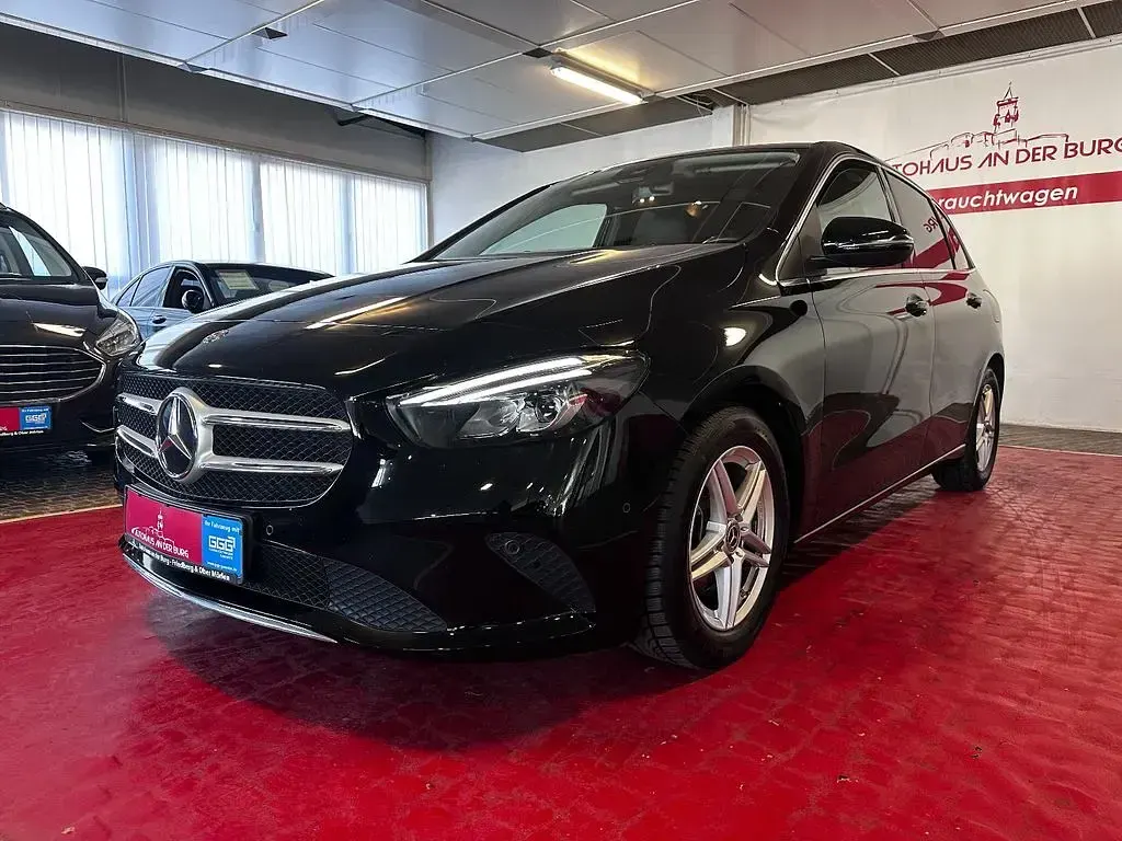 Gebraucht Mercedes B180 116 PS (85 kW) 2020 Schwarz Van / Kleinbus