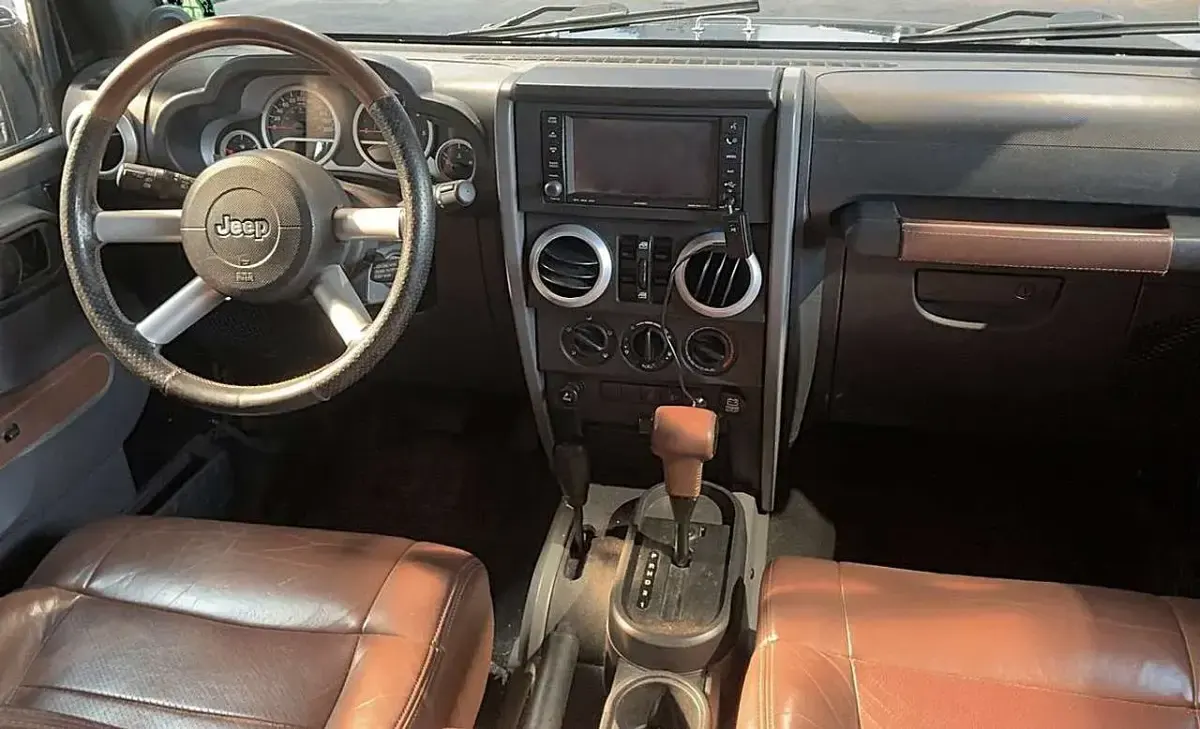 Gebraucht Jeep Wrangler Sahara 177 PS (130 kW) 2010 Schwarz SUV