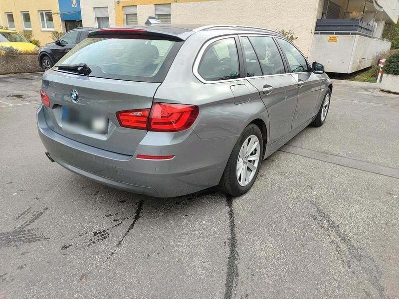 Gebraucht BMW 520 184 PS (135 kW) 2011 Grau Kombi