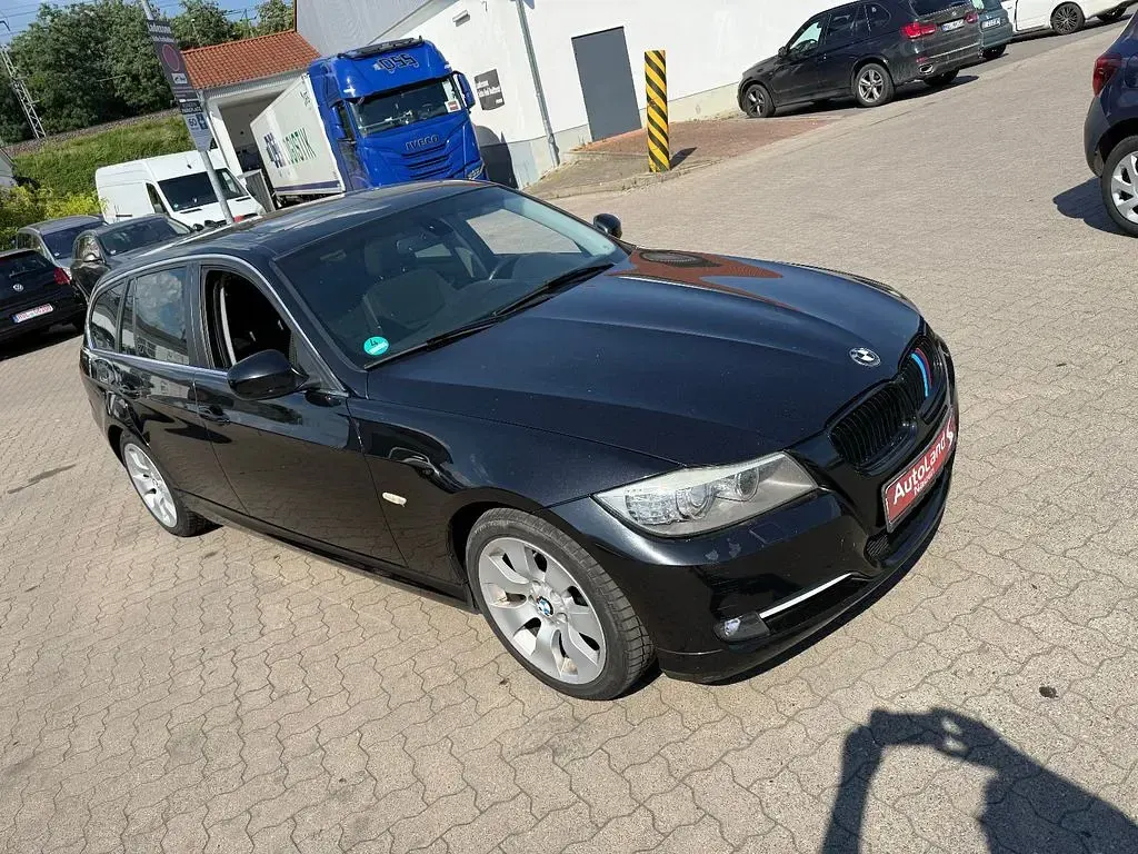 Gebraucht BMW 320 Exclusive 170 PS (125 kW) 2011 Schwarz Kombi