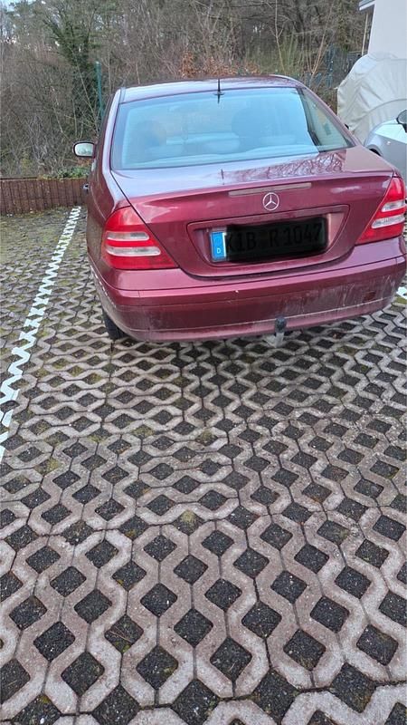 Gebraucht Mercedes C200 170 PS (125 kW) 2000 Rot Limousine